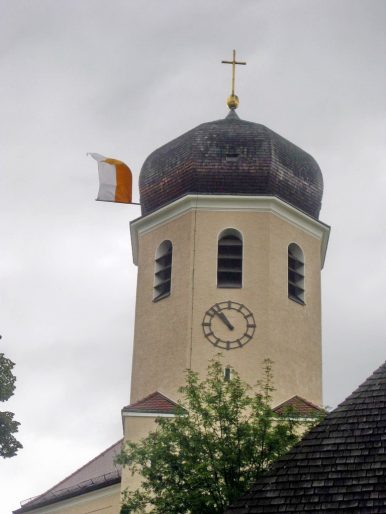 1TurmmitKirchenfahneWildenwart