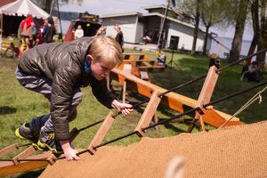 Lebendiges Mittelalter auf den Wiesen am Chiemsee im Seepark Bernau – Felden