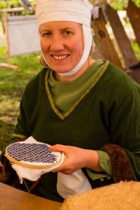 Lebendiges Mittelalter auf den Wiesen am Chiemsee im Seepark Bernau – Felden