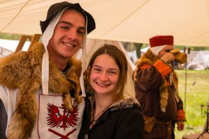 Lebendiges Mittelalter auf den Wiesen am Chiemsee im Seepark Bernau – Felden