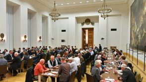 Schafkopfen im Landtag 2