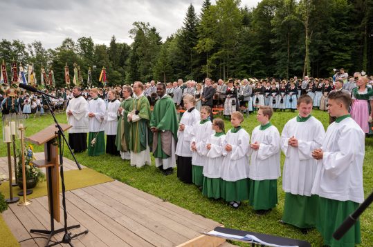 Festgottesdienst-1070468