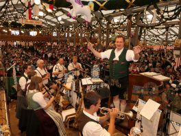 P04 BrauchtumFloetzinger