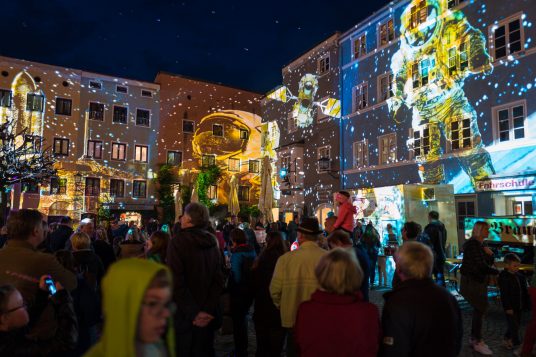 Wasserburg-Leuchtet-1110677