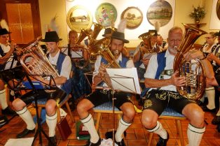 kl-1Musikanten im Schuetzenhaus