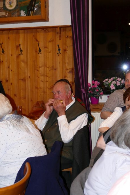 spontane Mundharmonika-Einlage