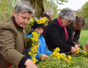 BHM_Blumenkraenze binden