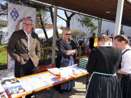 P006GwandundTrachtenmarktAßling