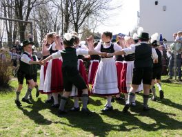 P023GwandundTrachtenmarktAßling