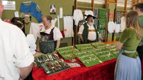 P059GwandundTrachtenmarktAßling