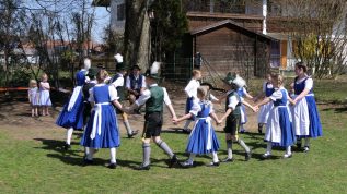 P084GwandundTrachtenmarktAßling