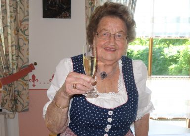 Resi Schmitz, 90