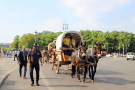 Die Titanen on Tour fahren durch Berlin