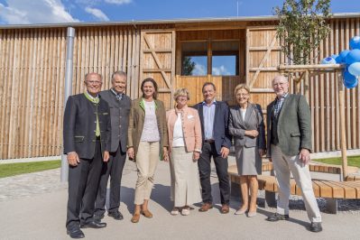 Einweihung des Eingangsgebäude an der Glentleiten, Großweil