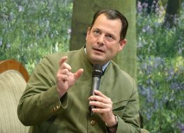 GrueneCouch_zuGuttenberg