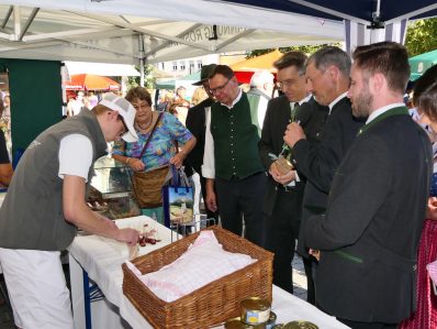 P111Schmankerlstraße