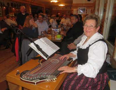 IMG_9906_mk_HelAmb Waltraud Lehmann