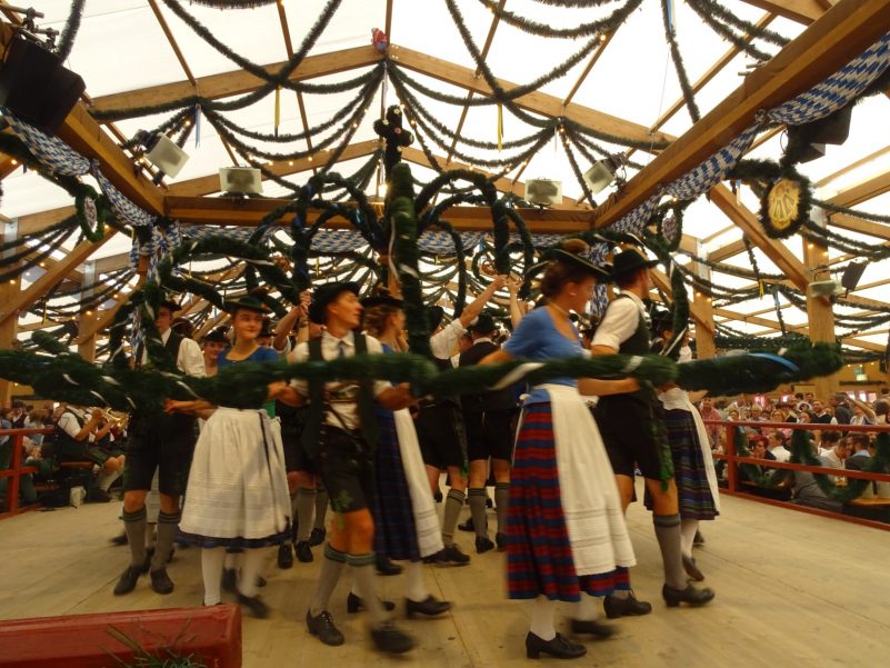 Oberlandler auf der Wiesn (4)