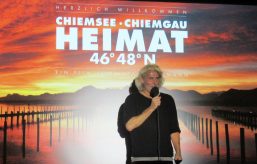 Stefan Erdmann in der Theaterstrickerei Live