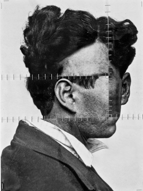 menschenskinder_Bernhard Hosa Auf der Suche nach dem richtigen Bild 2011 c spallart