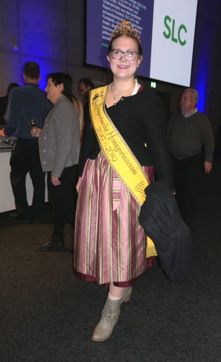 P1000101_m_HelAmb_Bayerische Honigprinzessin