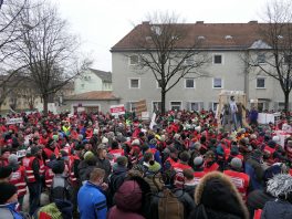 P105 DemoBrennernordzulaufLandratsamtRo