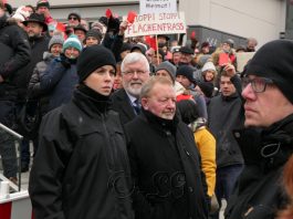 P131 DemoBrennernordzulaufLandratsamtRo