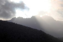 kl-Sonne schiebt sich ueber die Kampenwand_Foto H. Reiter