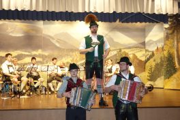 Arzter Goaßlschnoizer