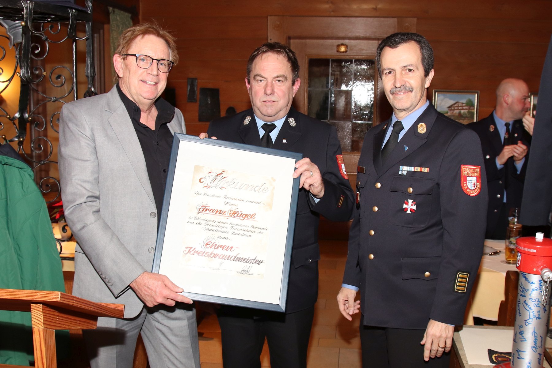 Franz Hügel jetzt Ehrenkreisbrandmeister Samerberger Nachrichten