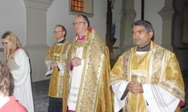 kl-1Einzug Geistlichkeit