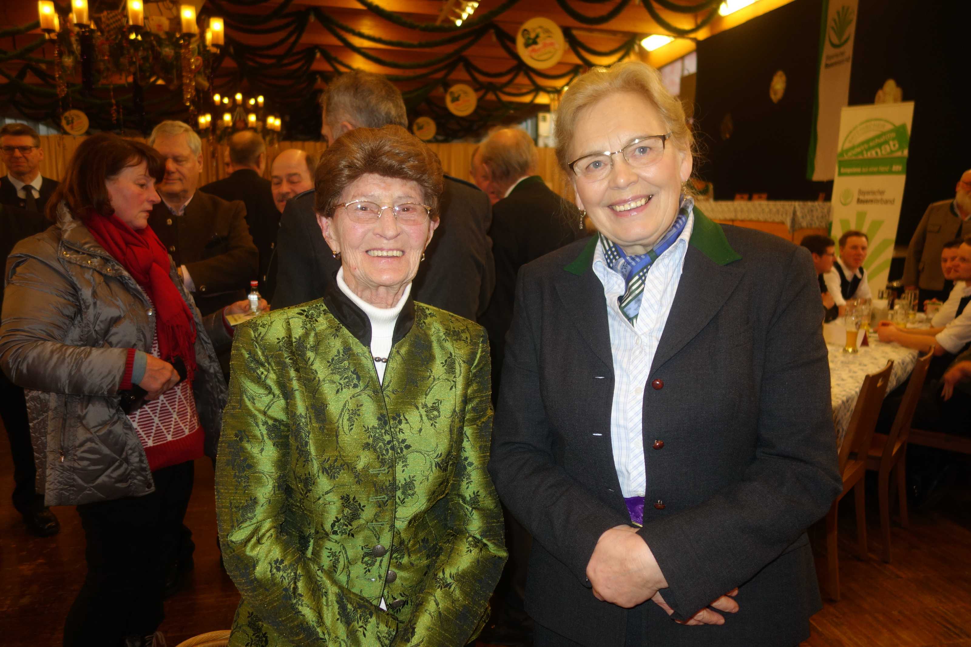 Gratulation Annemarie Biechl feiert 70. Geburtstag Samerberger