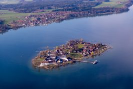 Gstadt mit Fraueninsel