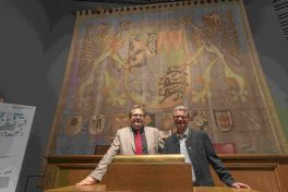 Kunstminister Bernd Sibler und Direktor Dr Richard Loibl stellen zentrale Themen der Dauerausstellung im neuen Museum in Regensburg vor_web
