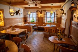 15 koll Gaststube_Cafe Pauli03