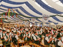 kl-stehende Ovationen für Peter Eicher