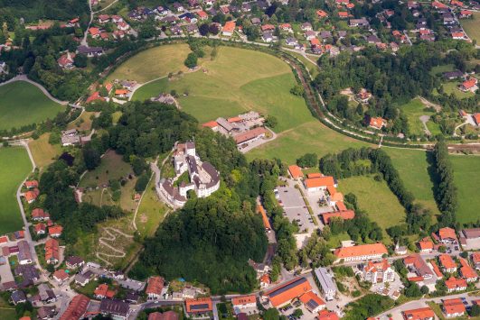 Hohenaschau Schloss von oben