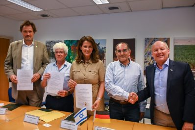 13Israel_Unterzeichnung