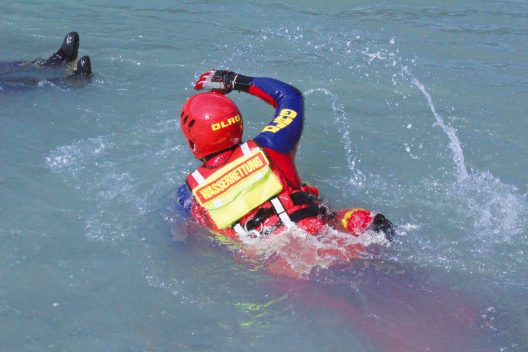 Bild-2_Stroemungsretter-DLRG_Bayern