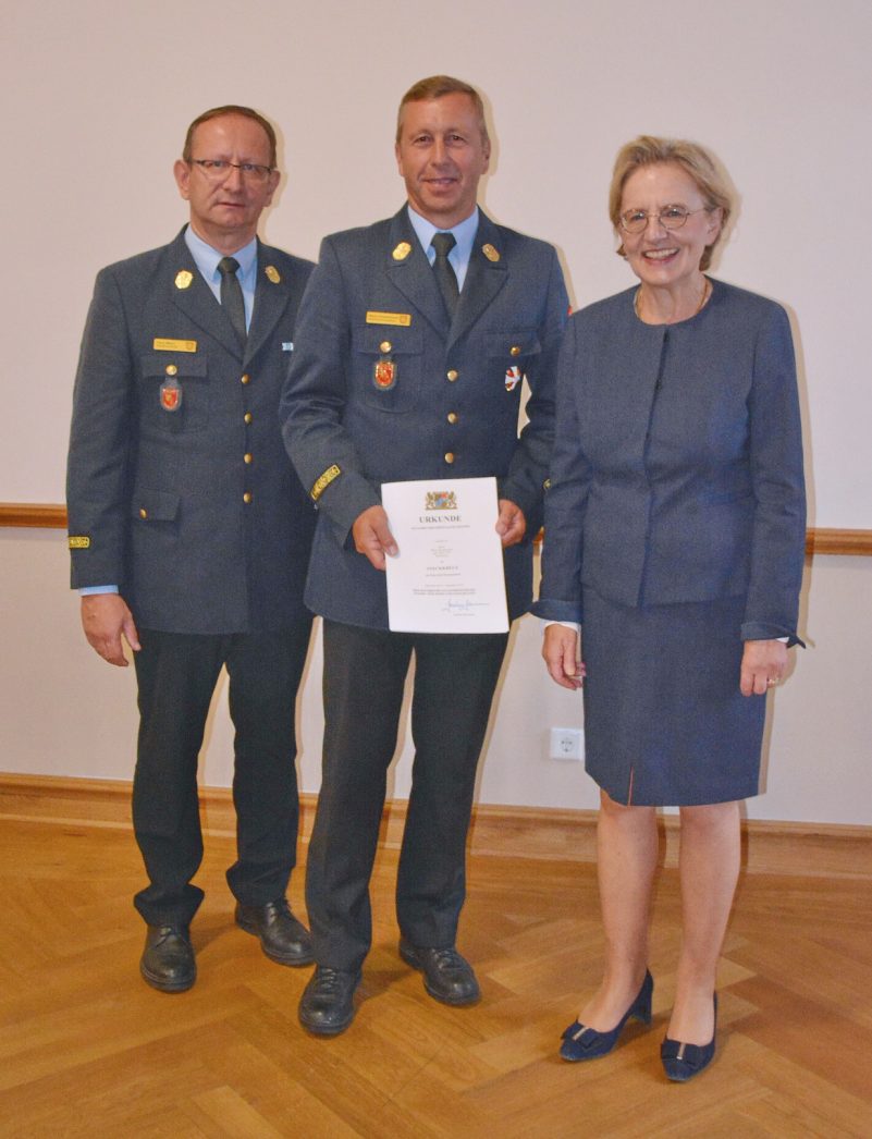 Feuerwehrsteckkreuz hoch