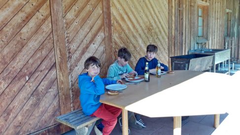 e087b408-f7eb-4682-ad5a-39c03c9c4768