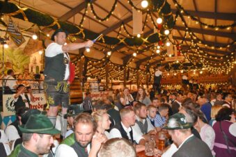 kl-Wiesn Goaßlschnalzer ru518