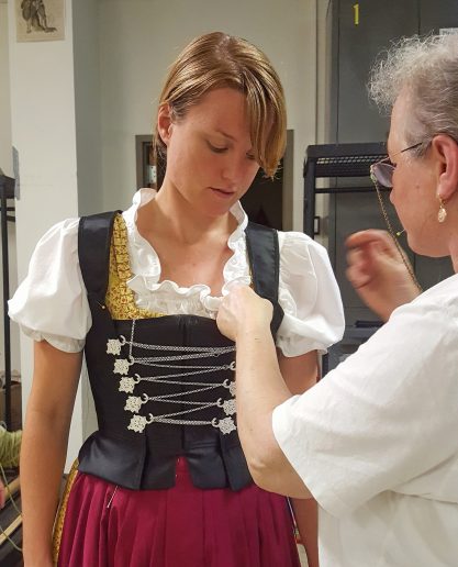 1Annamierl Raab - Anprobe 2