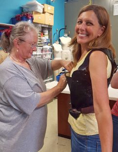 1Annamierl Raab - Anprobe