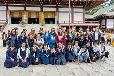 Gruppenbild vor Tempe kl
