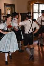 Plattler und Taenze werden den Heimatabend bereichern