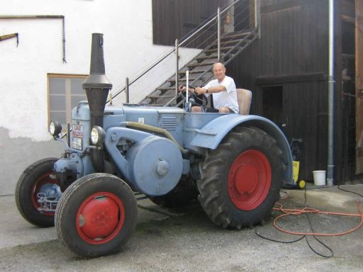 1JosefBauermitLANZBulldog