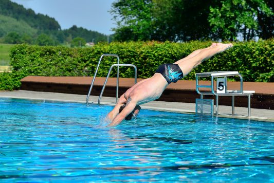 Schwimmbad Schwimmer Hecht Bild Ghirardini