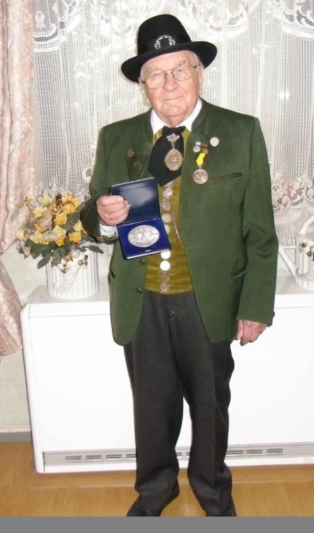 kl-Otto Kragler mit Urkunde 1