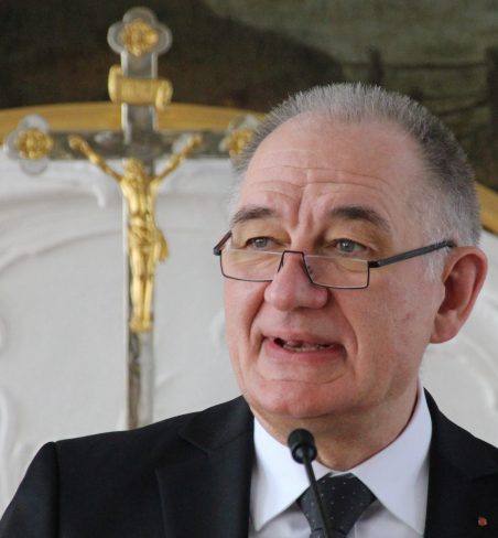 03KopfHirschberg2015Ausschnitt_07